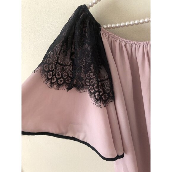 Entro Womens Size Medium Pink Blouse Black Lace Trim - Picture 2 of 4